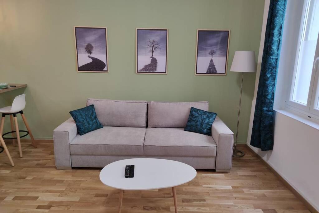 Joli T2 Proche Vieux-Port, Terrasses Du Port Et Metro Joliette Apartment มาร์กเซย ภายนอก รูปภาพ
