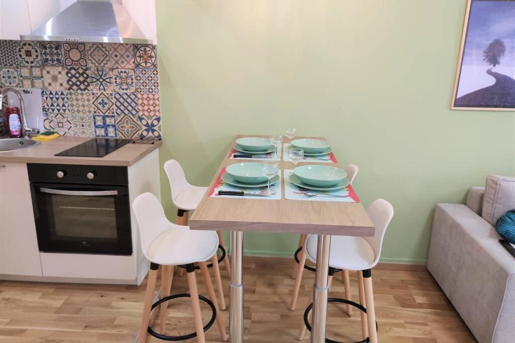 Joli T2 Proche Vieux-Port, Terrasses Du Port Et Metro Joliette Apartment มาร์กเซย ภายนอก รูปภาพ