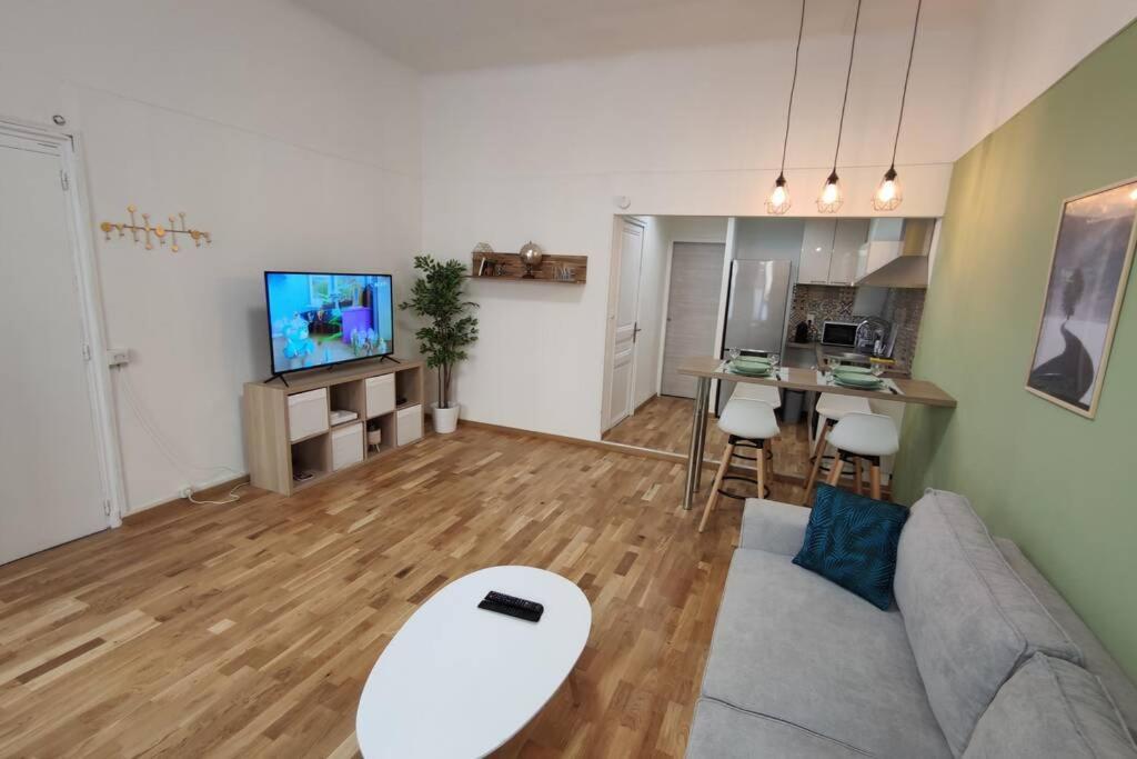 Joli T2 Proche Vieux-Port, Terrasses Du Port Et Metro Joliette Apartment มาร์กเซย ภายนอก รูปภาพ